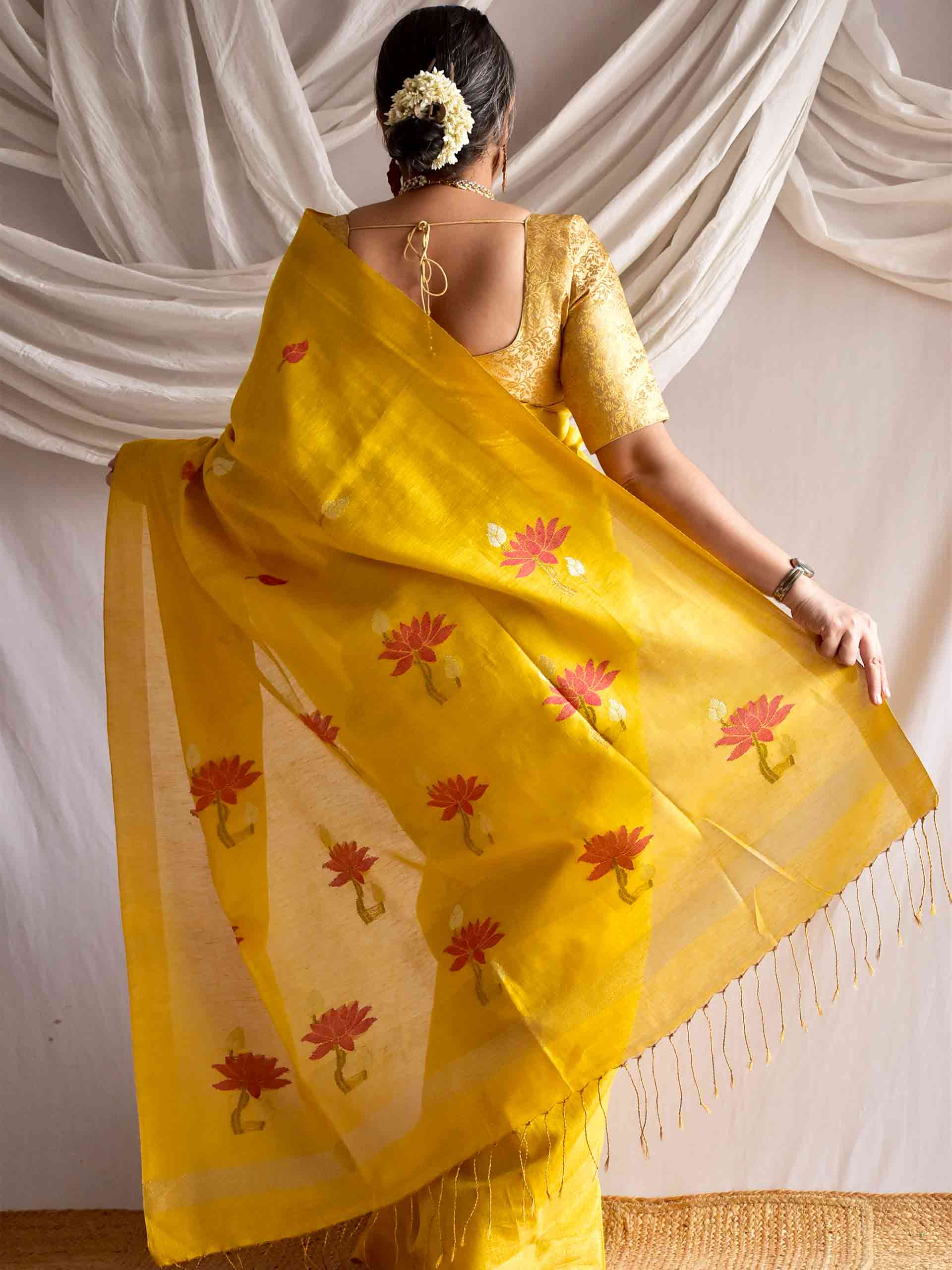 Paheli - Linen Tissue Saree