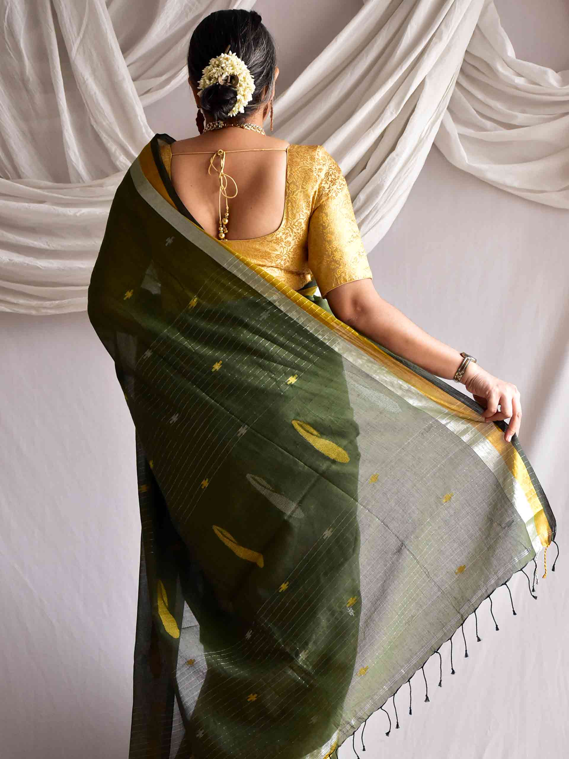 Dedaar - Jacquard Mul Saree