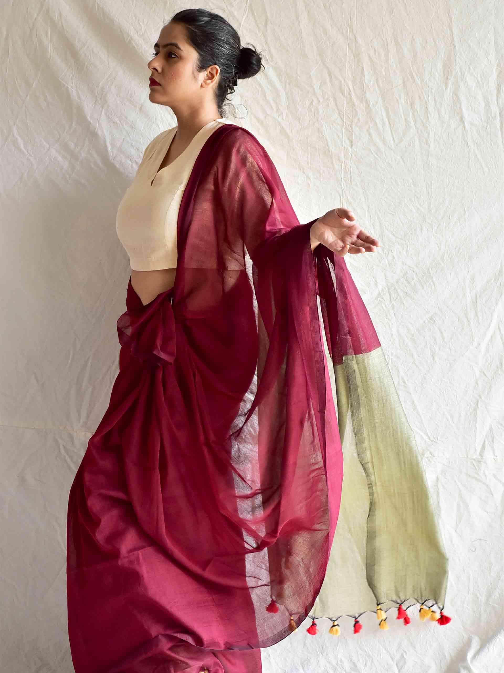 Dual shaded mul cotton saree