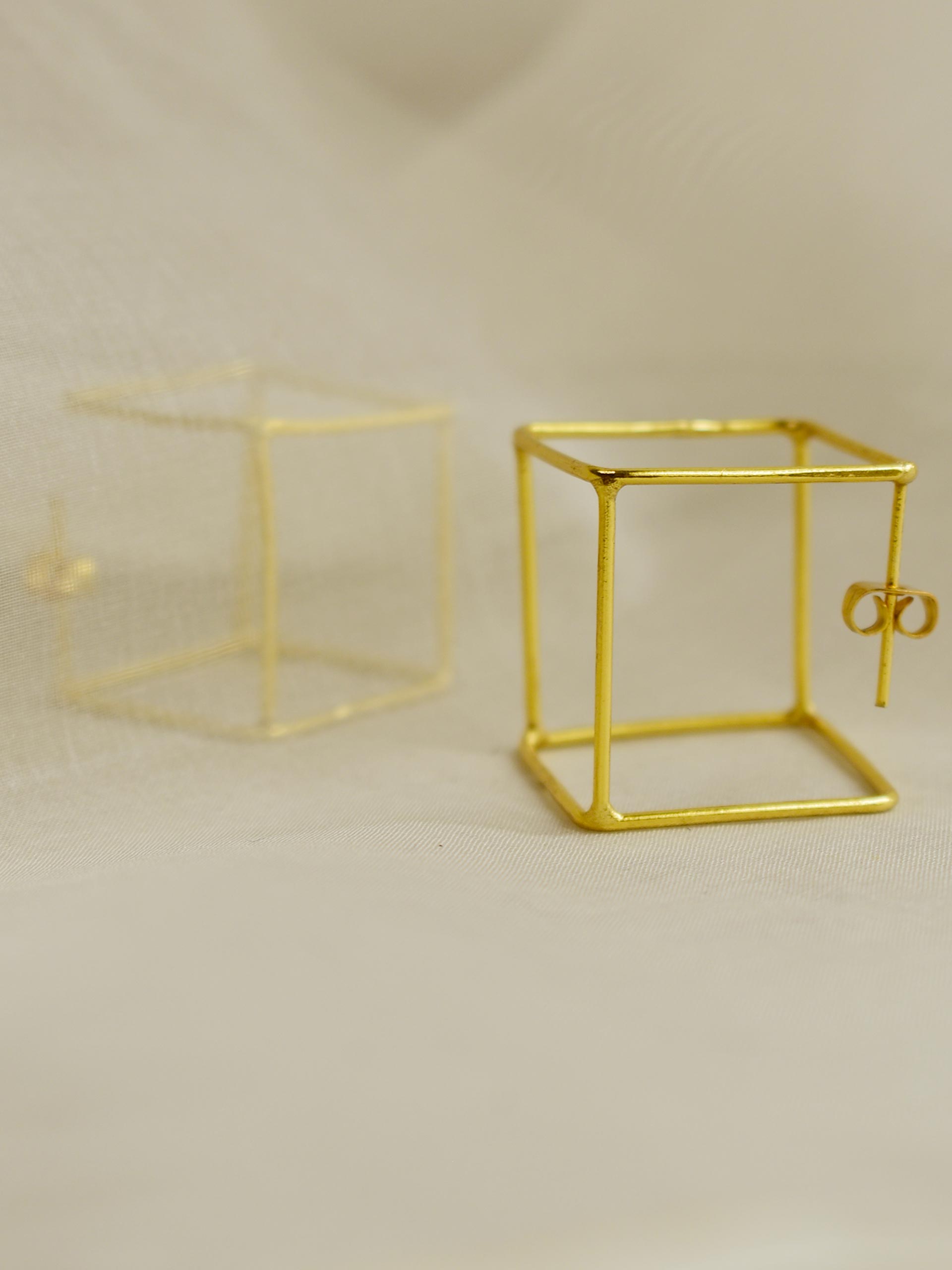 Gold cube - Gold plated earrings