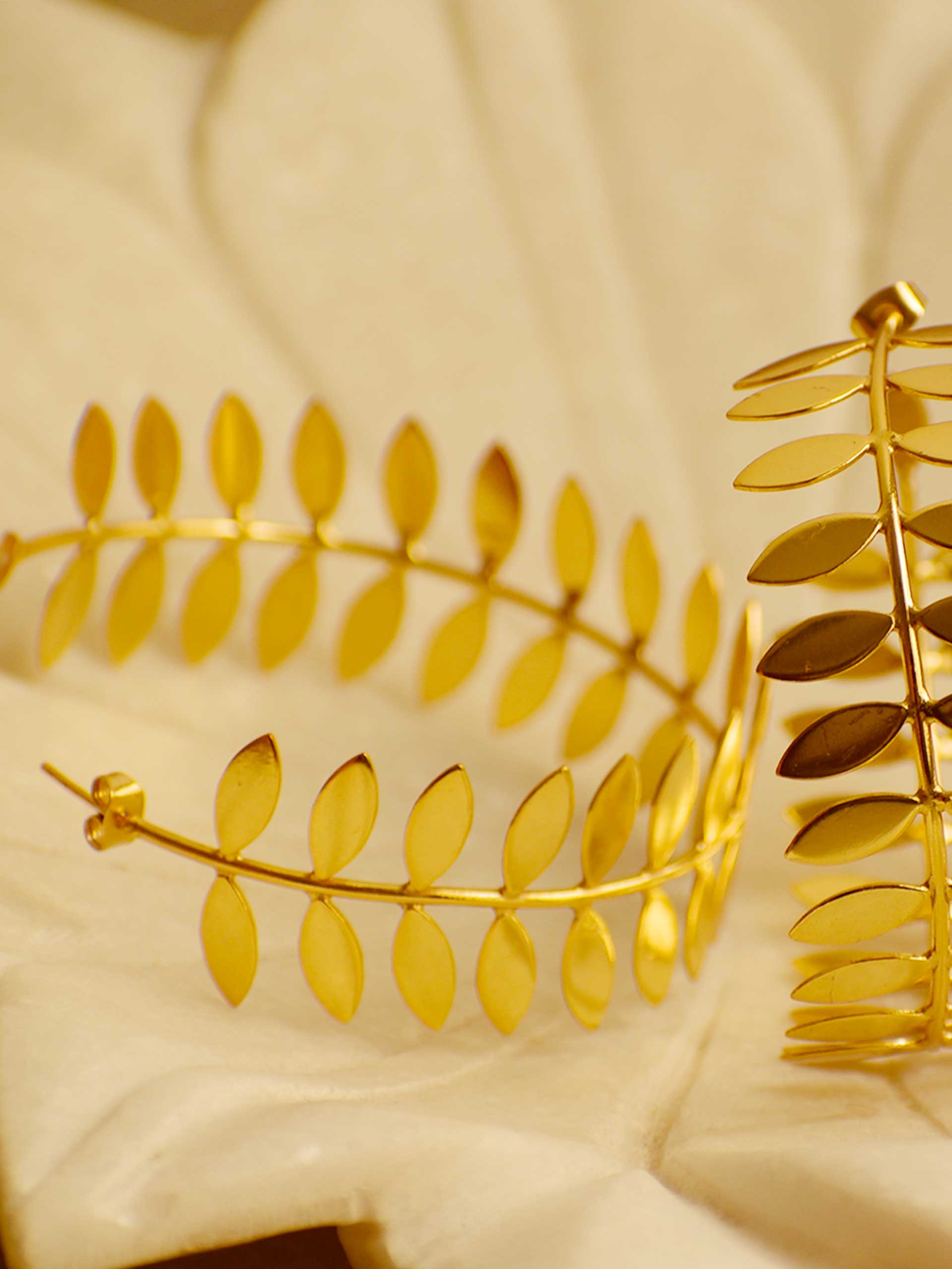 Wreath - Gold plated earrings