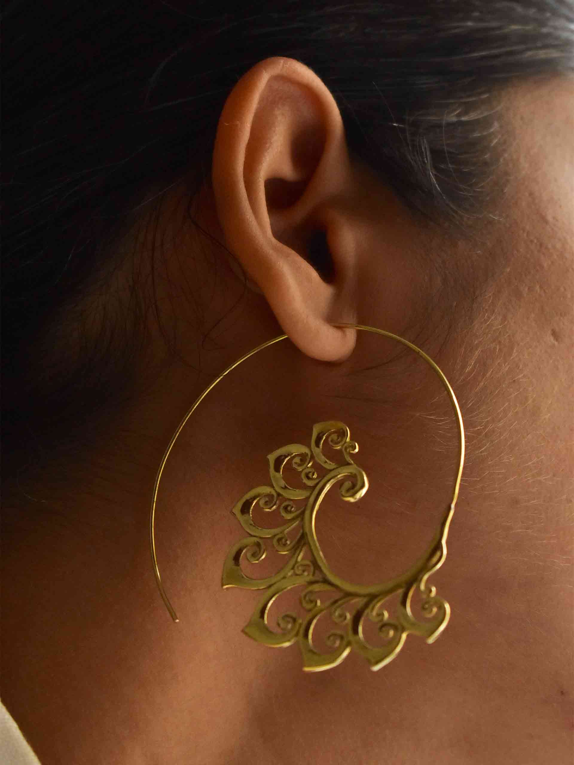 Tiara - Gold plated earring