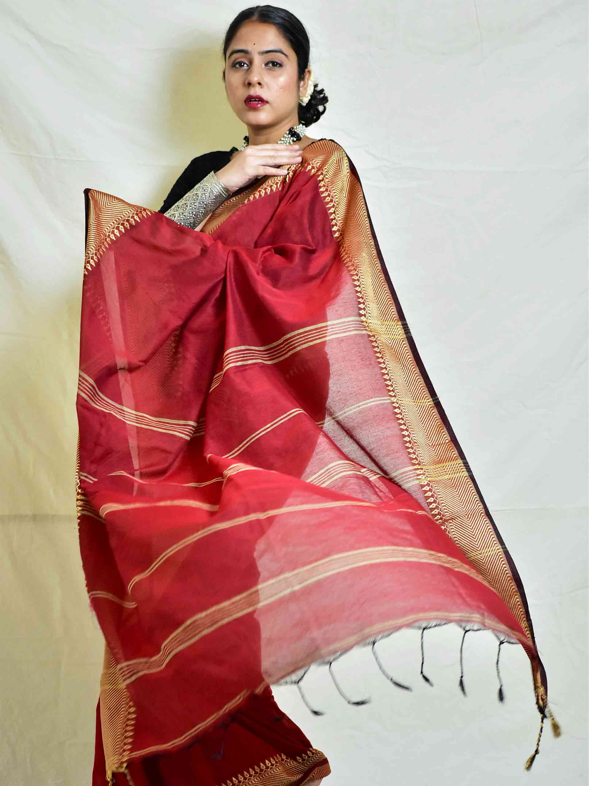 woven border saree