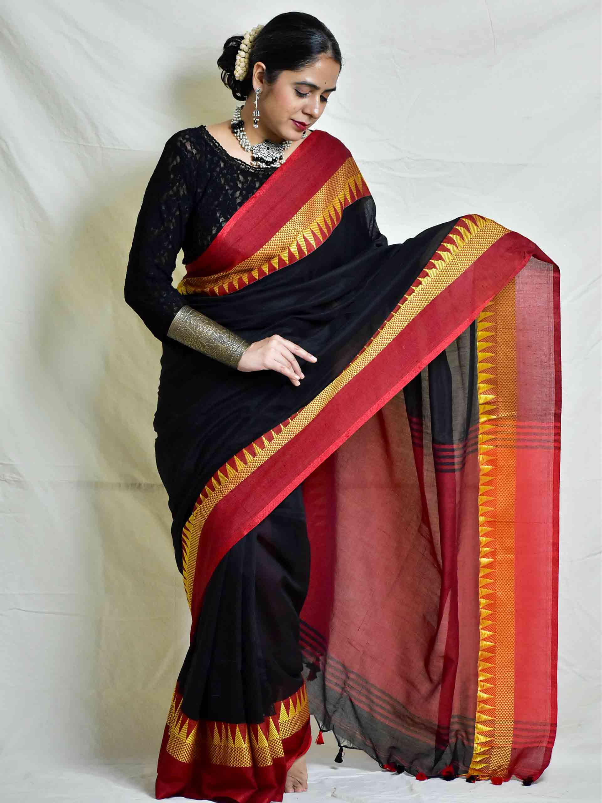 cotton saree with woven border