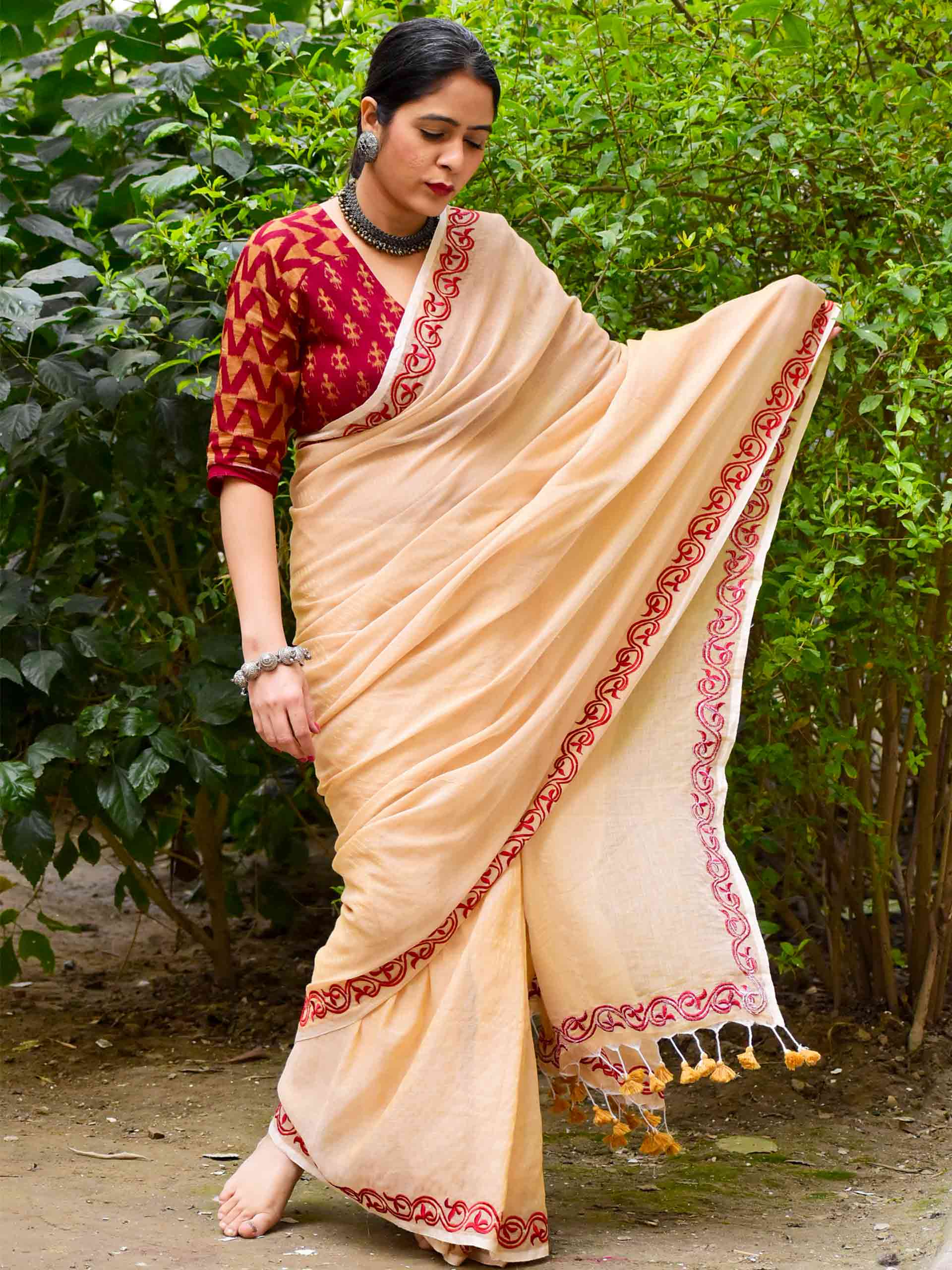 Handloom Zari Embroidered Saree Online