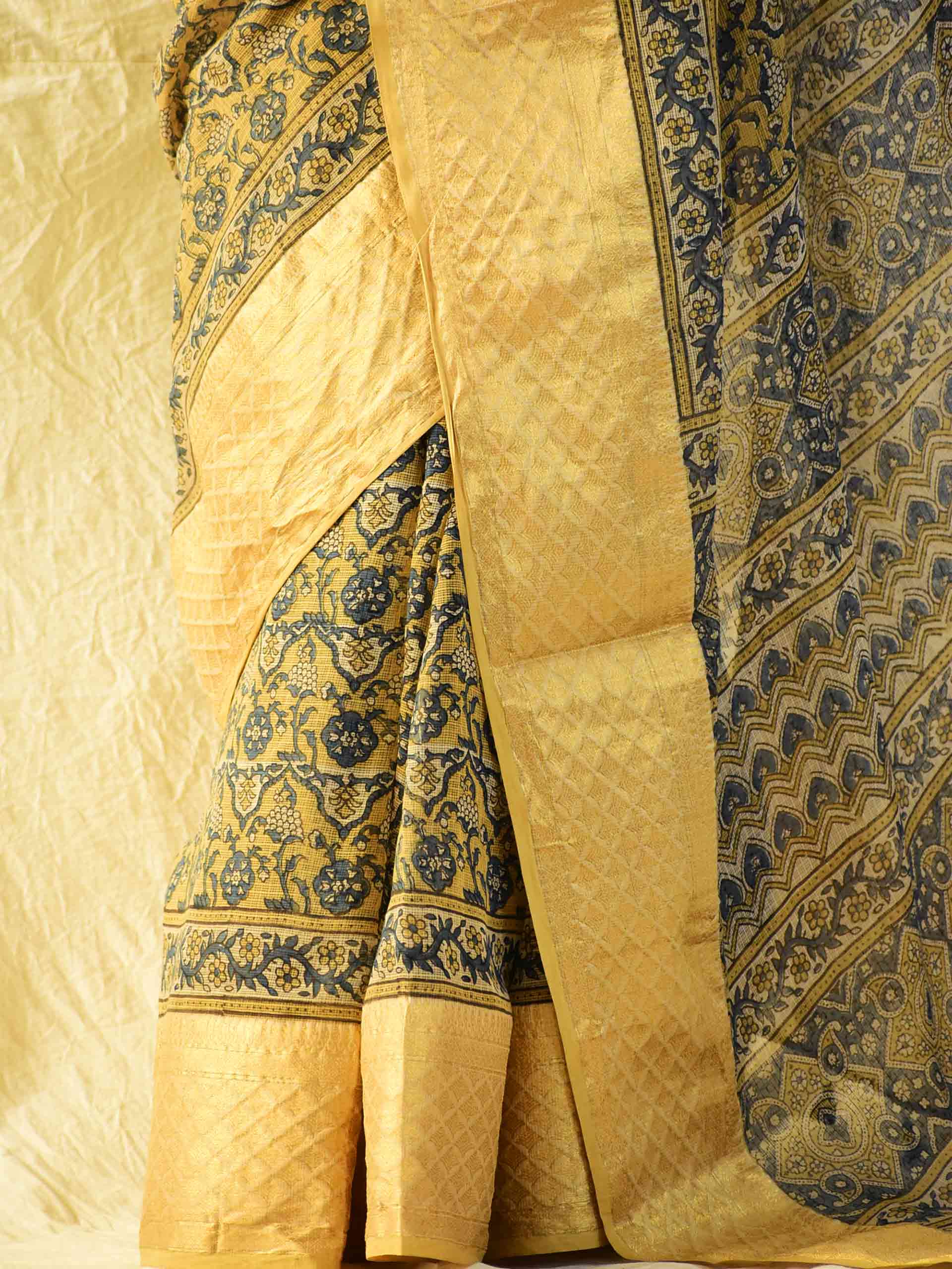 Jannat - Ajrakh handloom Kota Doria saree with zari border