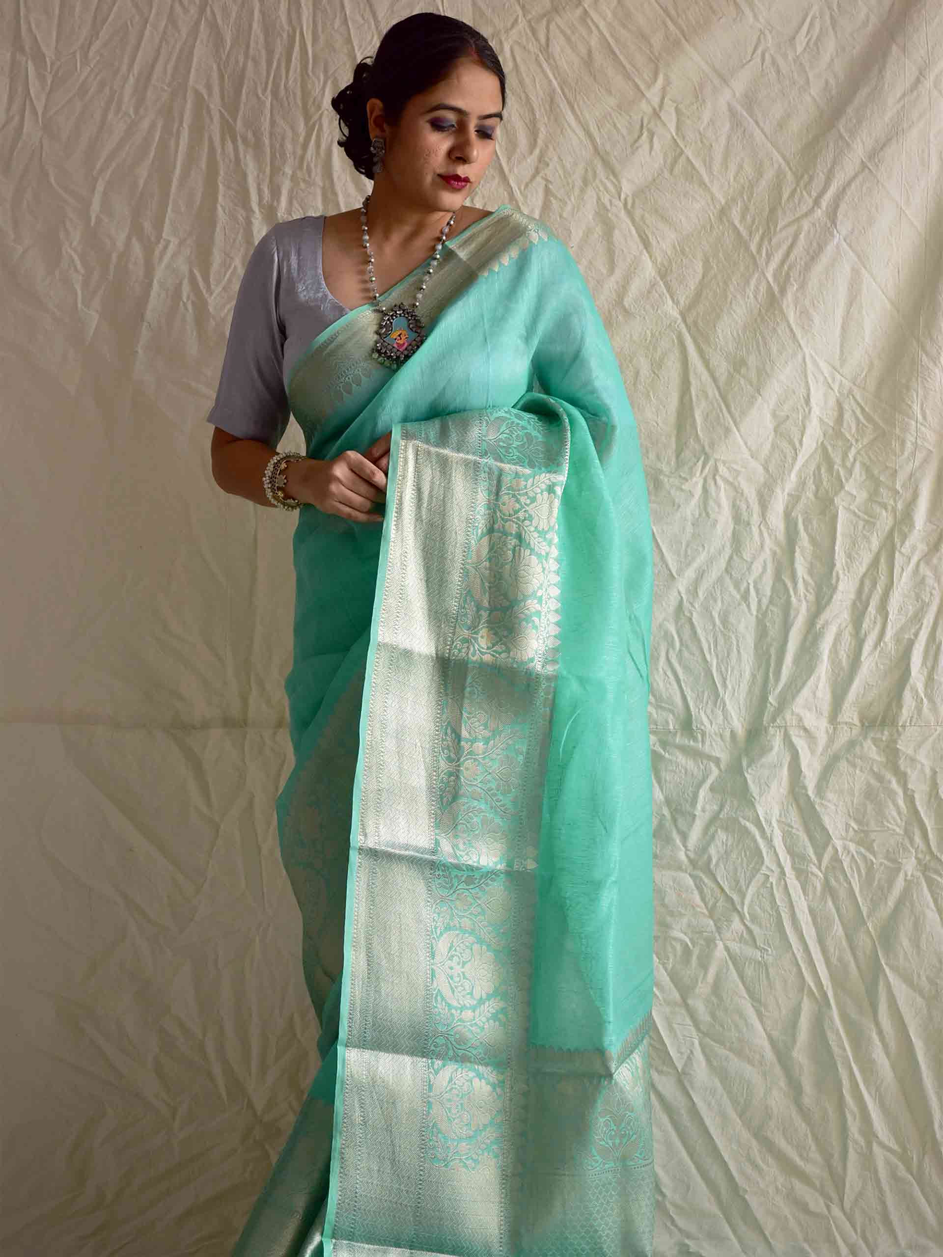 Rehbara - Linen zari Saree